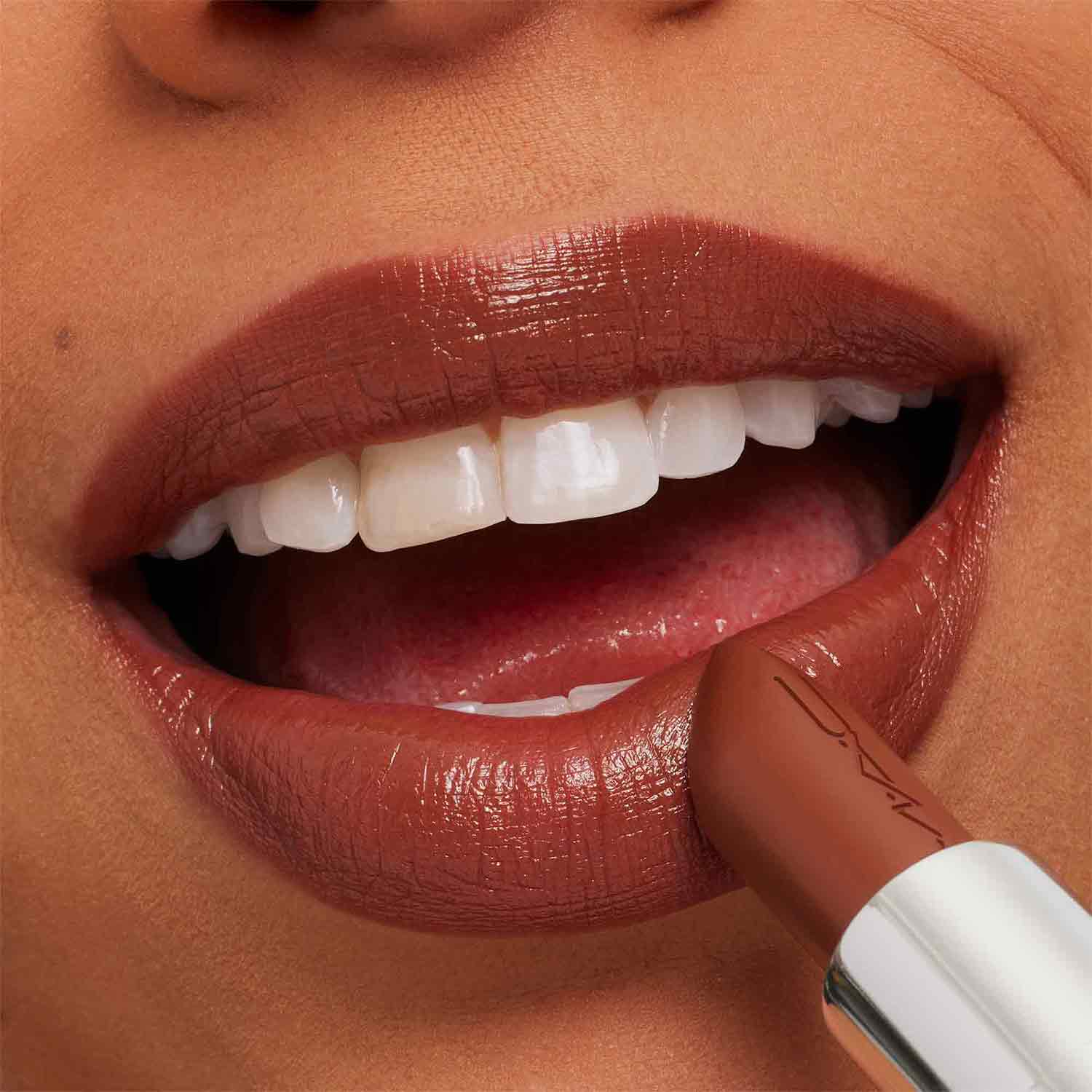 MACXIMAL SLEEK SATIN (LABIAL SATINADO)